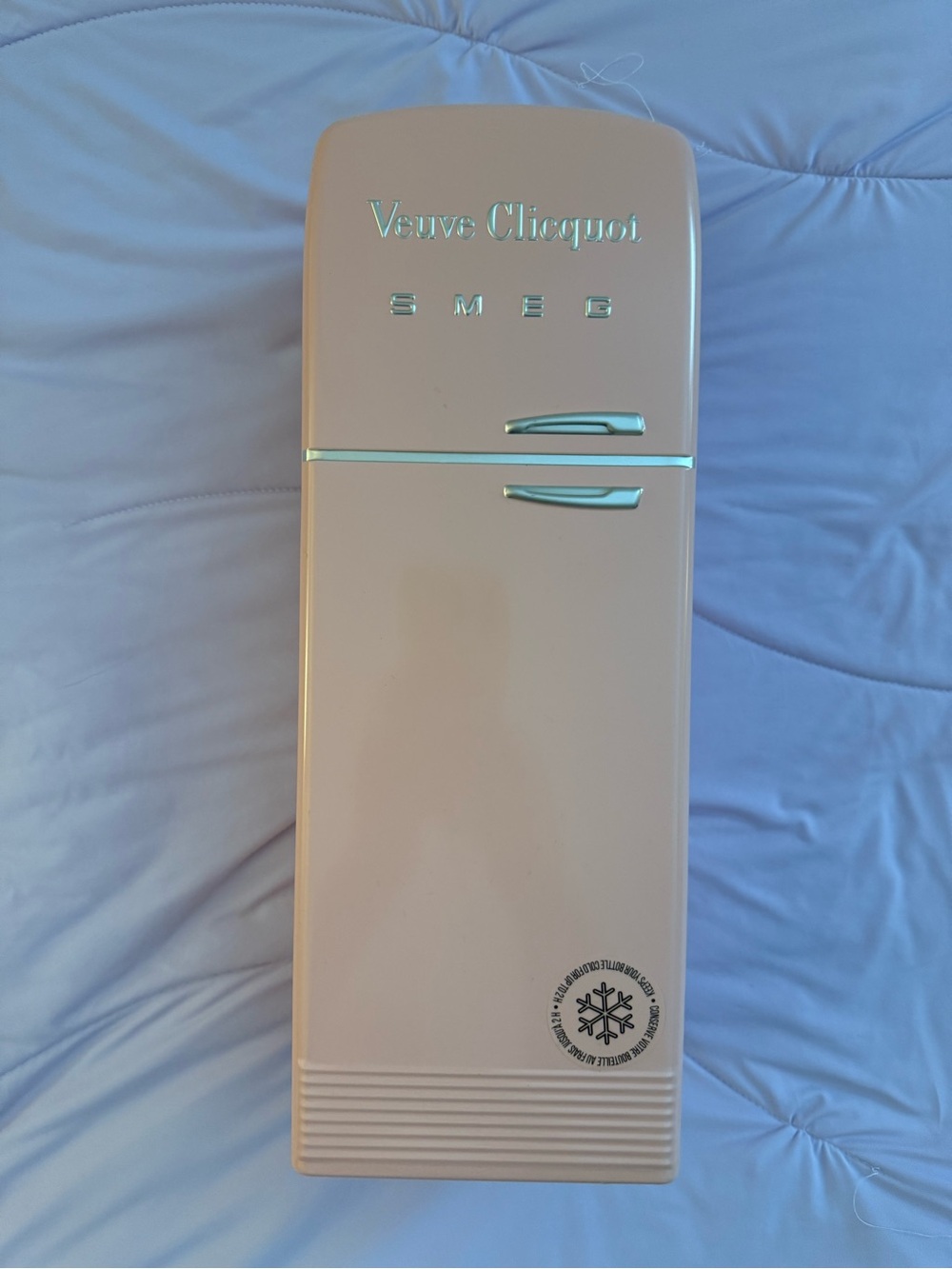 SMEG x Veuve Clicquot Mini Refrigerator – Pink